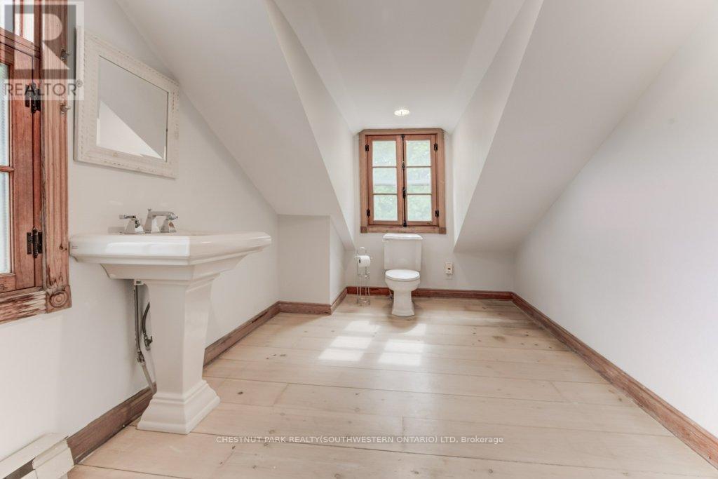 177 Piper Street, North Dumfries, ON - Indoor Photo Showing Bathroom