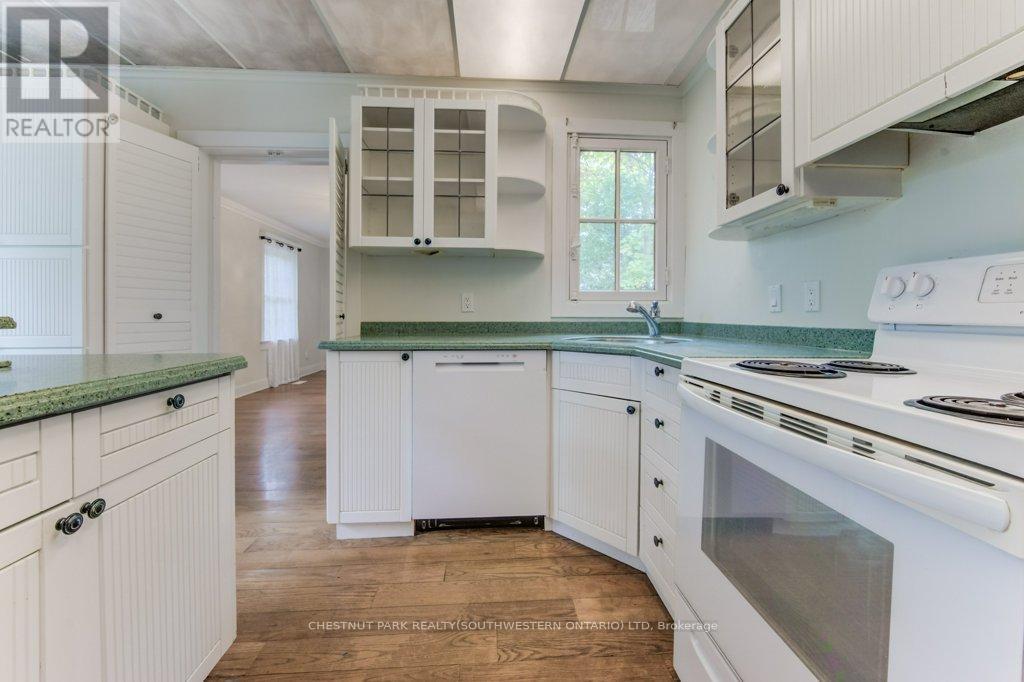177 Piper Street, North Dumfries, ON - Indoor Photo Showing Kitchen