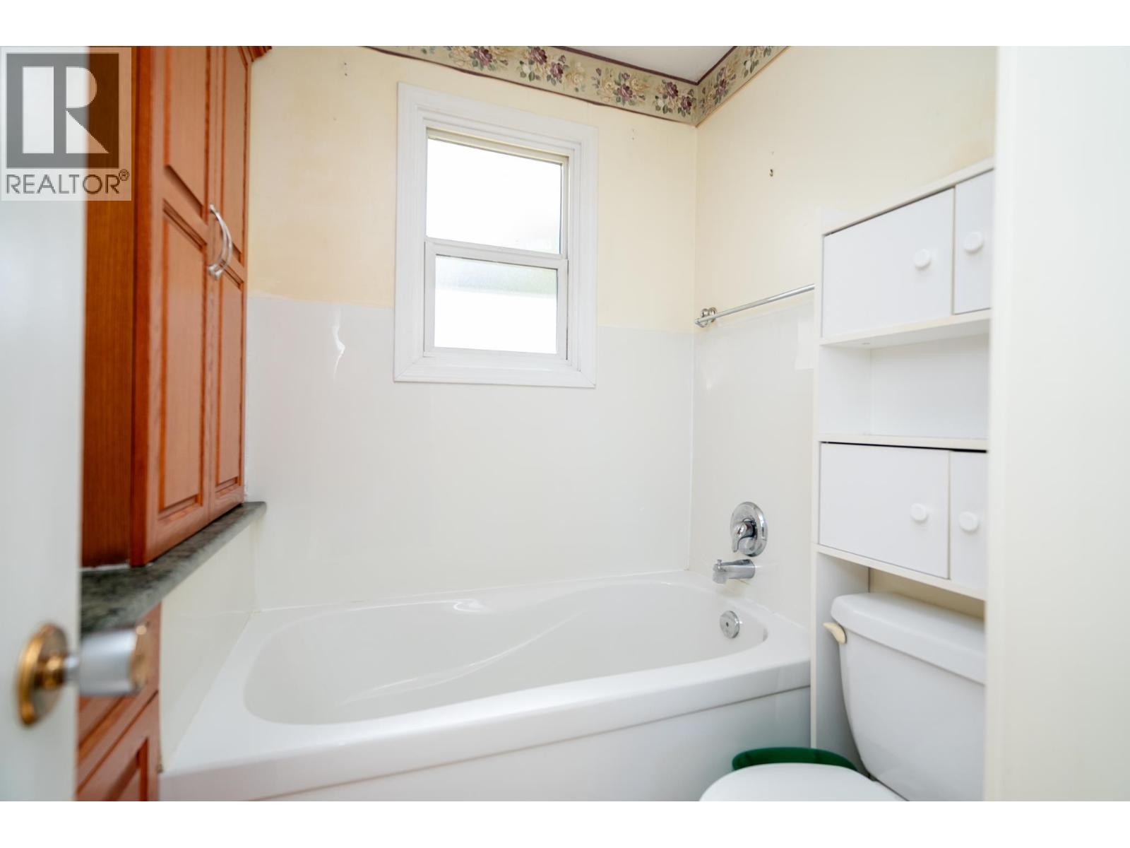 2843 Gogolin Road, Prince George, BC - Indoor Photo Showing Bathroom