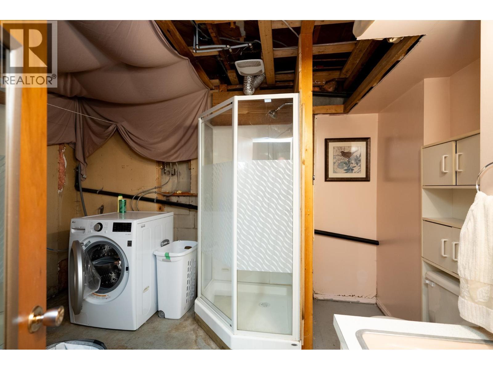 2843 Gogolin Road, Prince George, BC - Indoor Photo Showing Laundry Room
