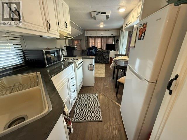 990 395 Highway, Christina Lake, BC