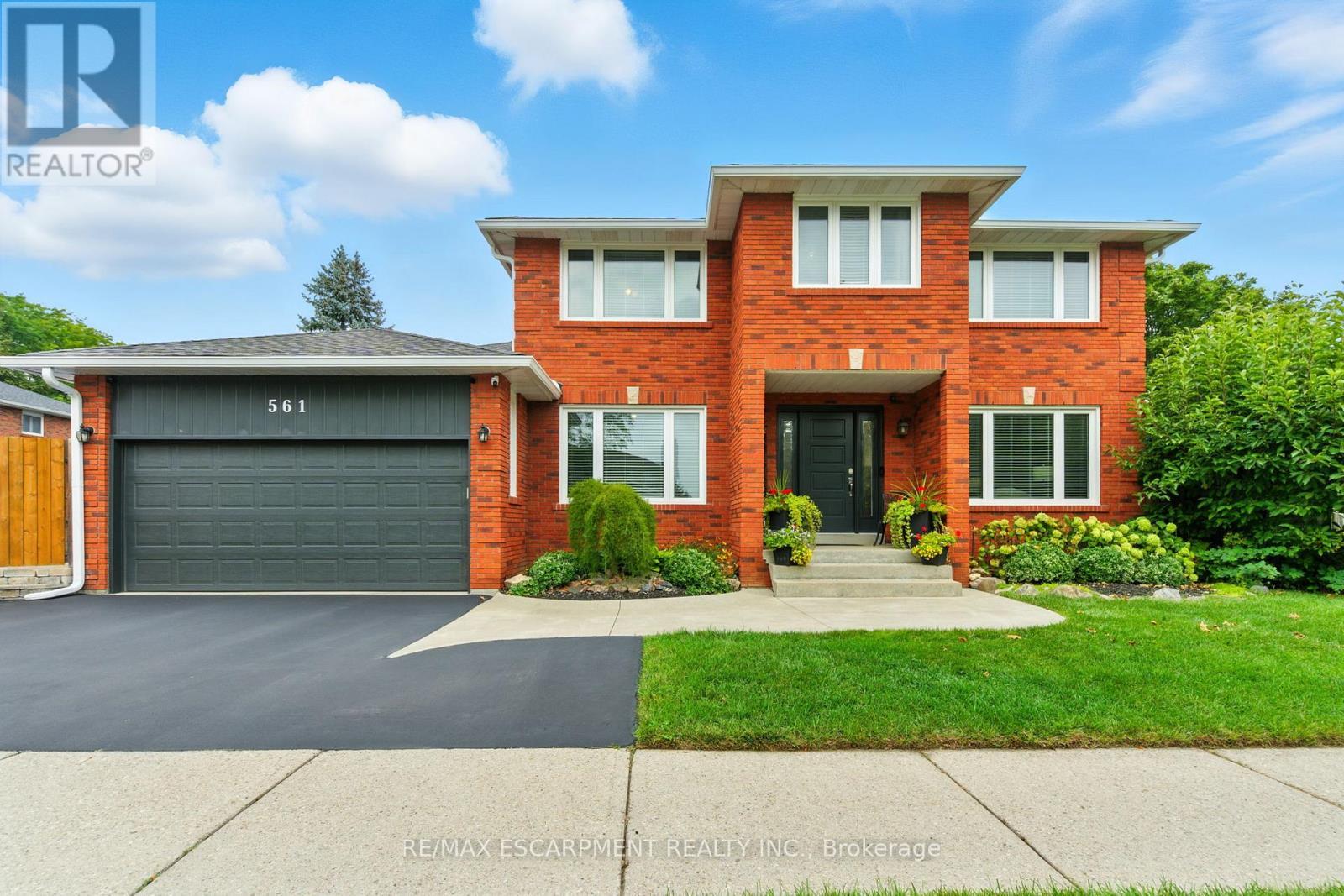 561 Harmony Avenue, Burlington, ON - Outdoor