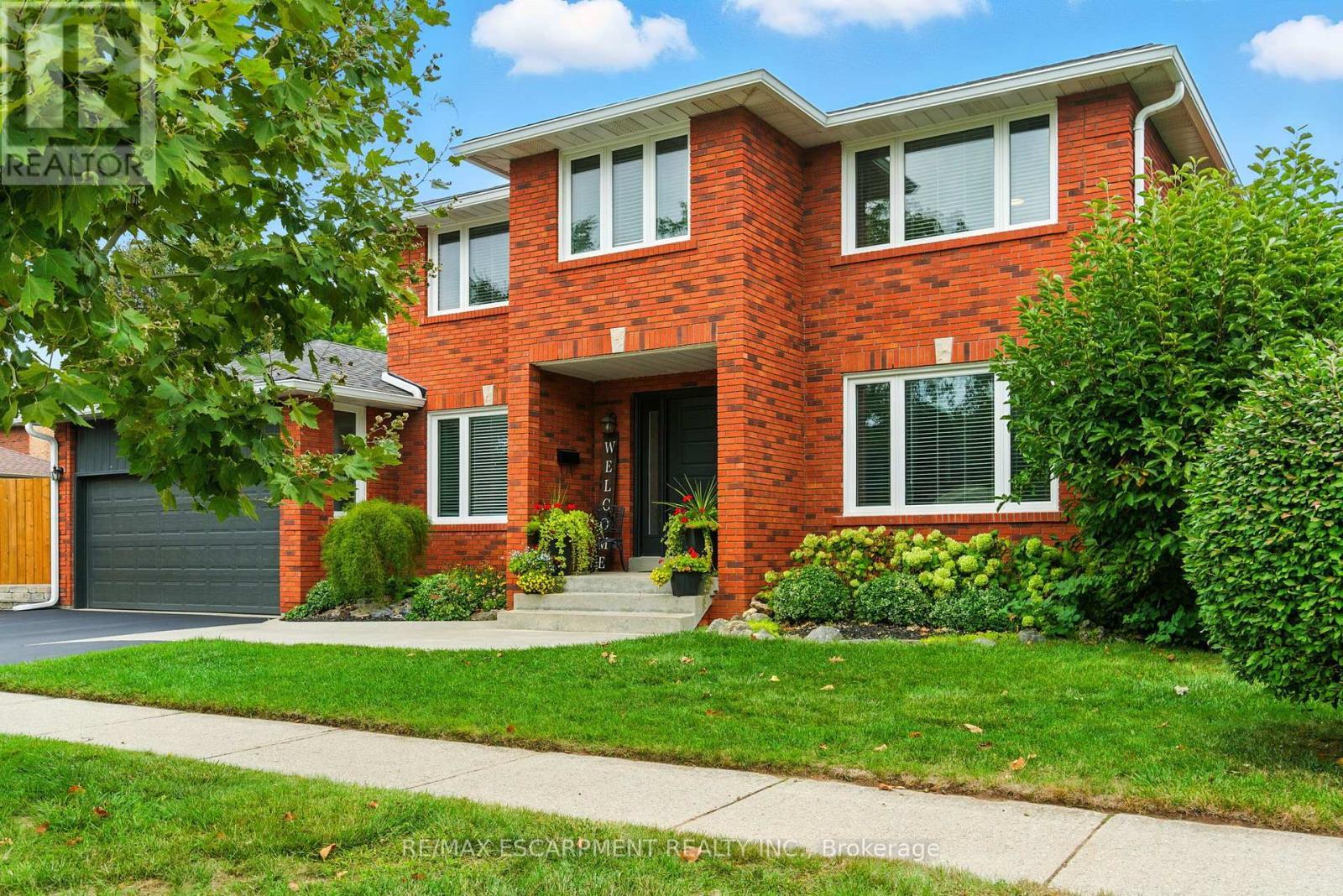 561 Harmony Avenue, Burlington, ON - Outdoor