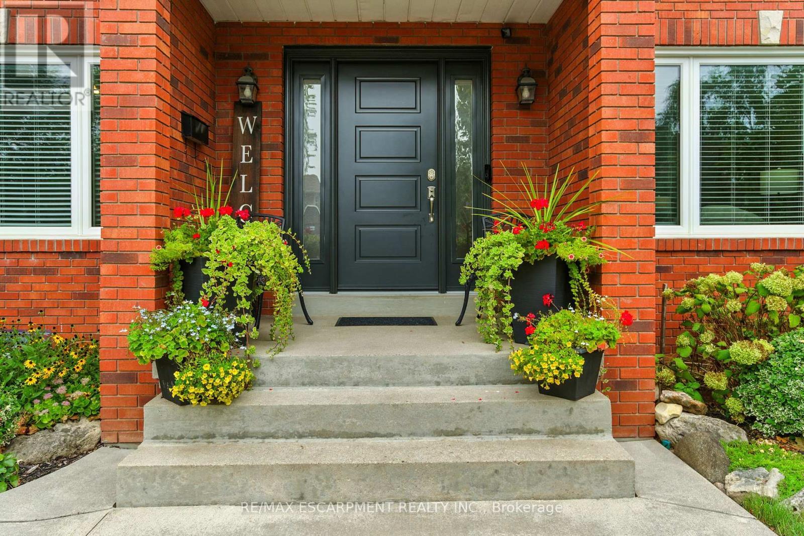 561 Harmony Avenue, Burlington, ON - Outdoor With Exterior