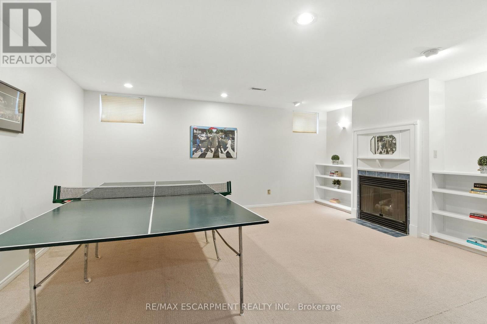 561 Harmony Avenue, Burlington, ON - Indoor Photo Showing Other Room