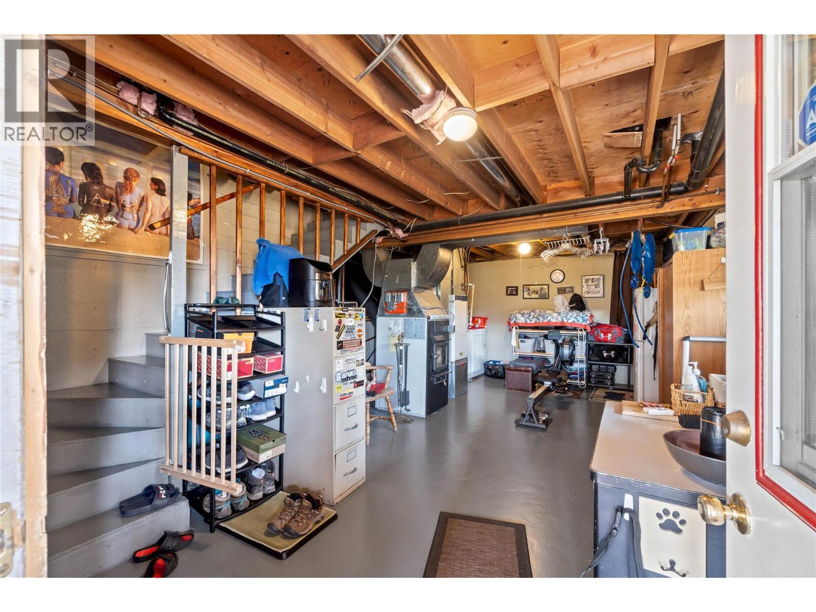 7969 Yellowhead Highway, Kamloops, BC - Indoor Photo Showing Basement