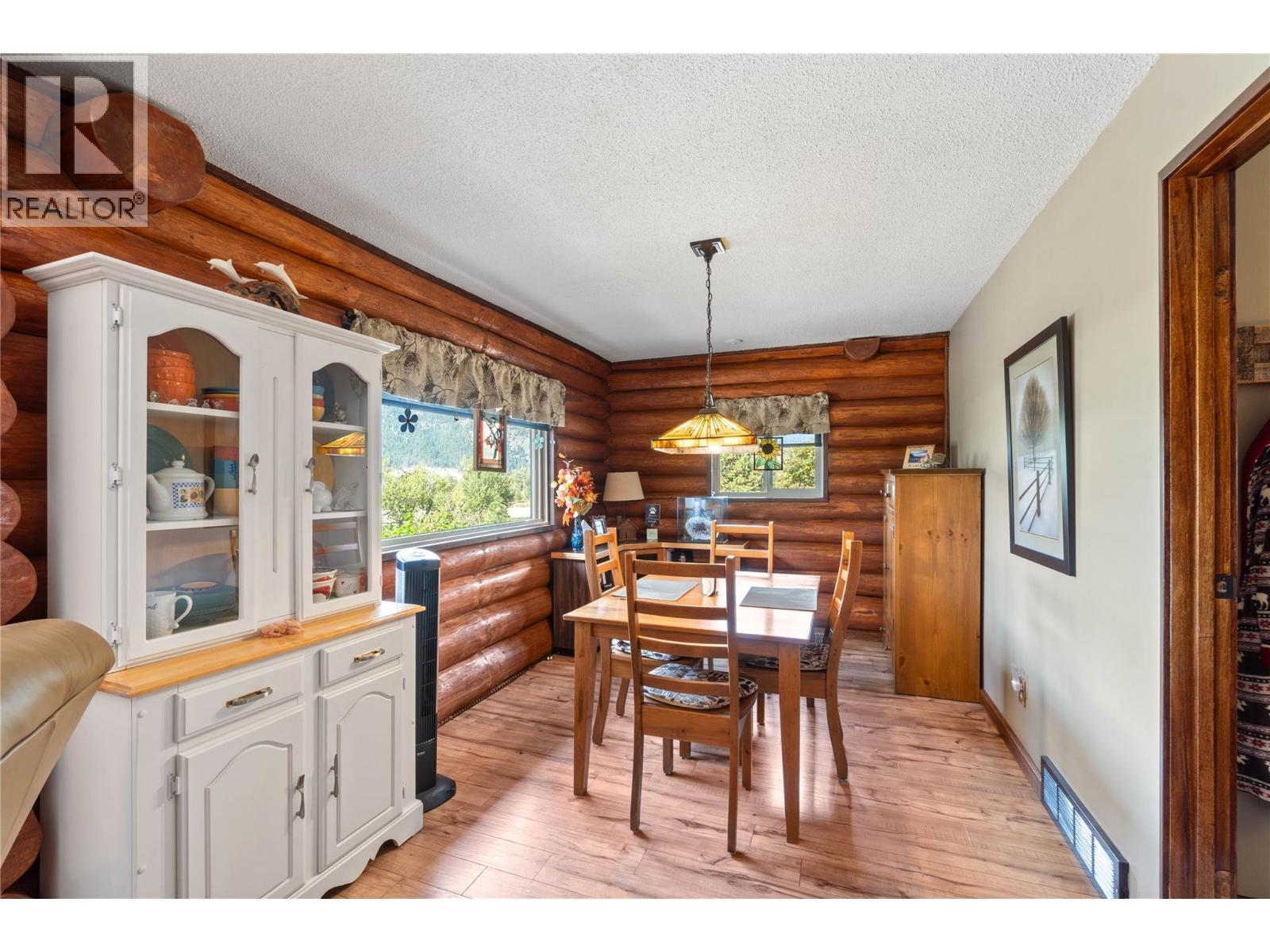 7969 Yellowhead Highway, Kamloops, BC - Indoor Photo Showing Dining Room