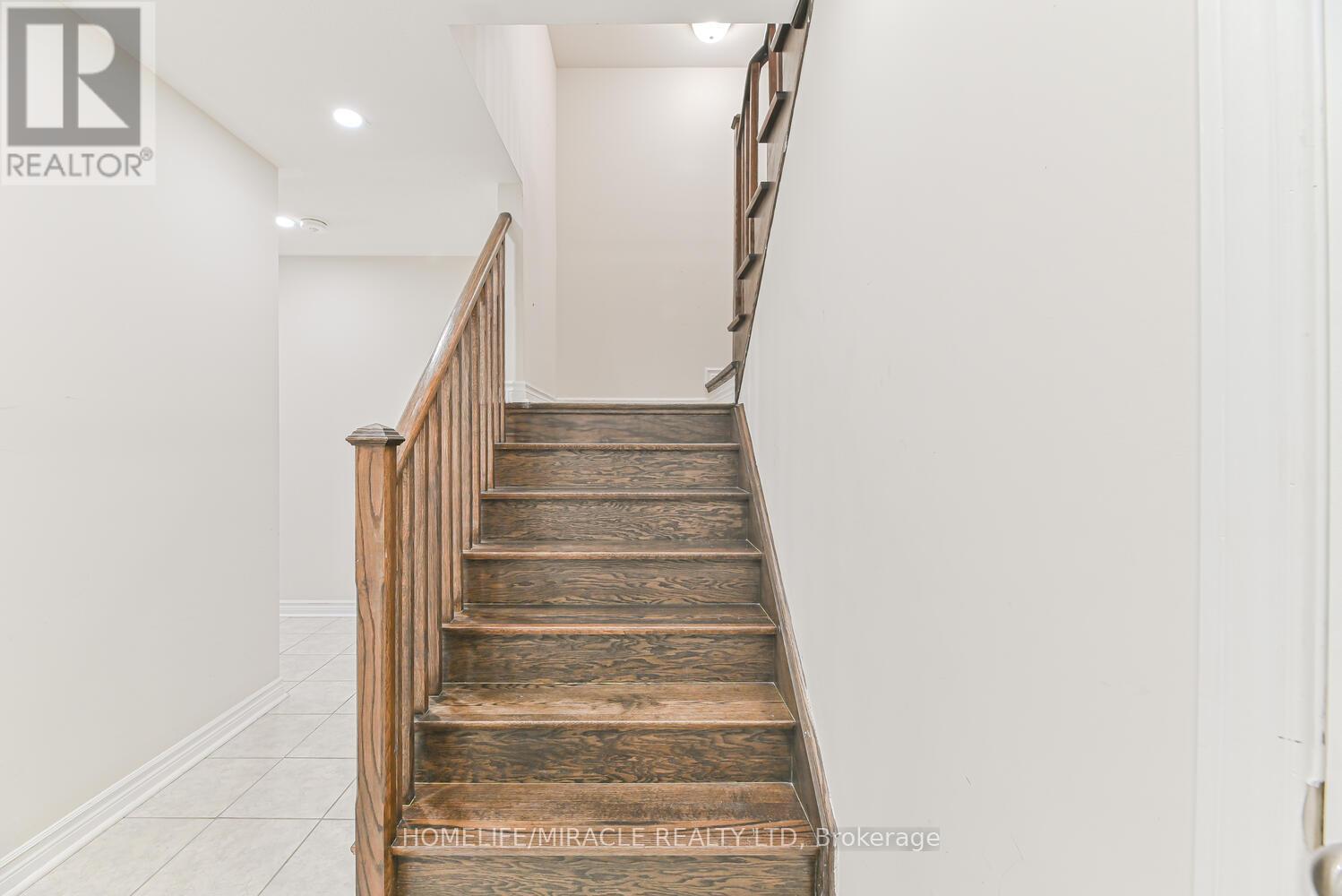 35 Finegan Circle, Brampton, ON - Indoor Photo Showing Other Room