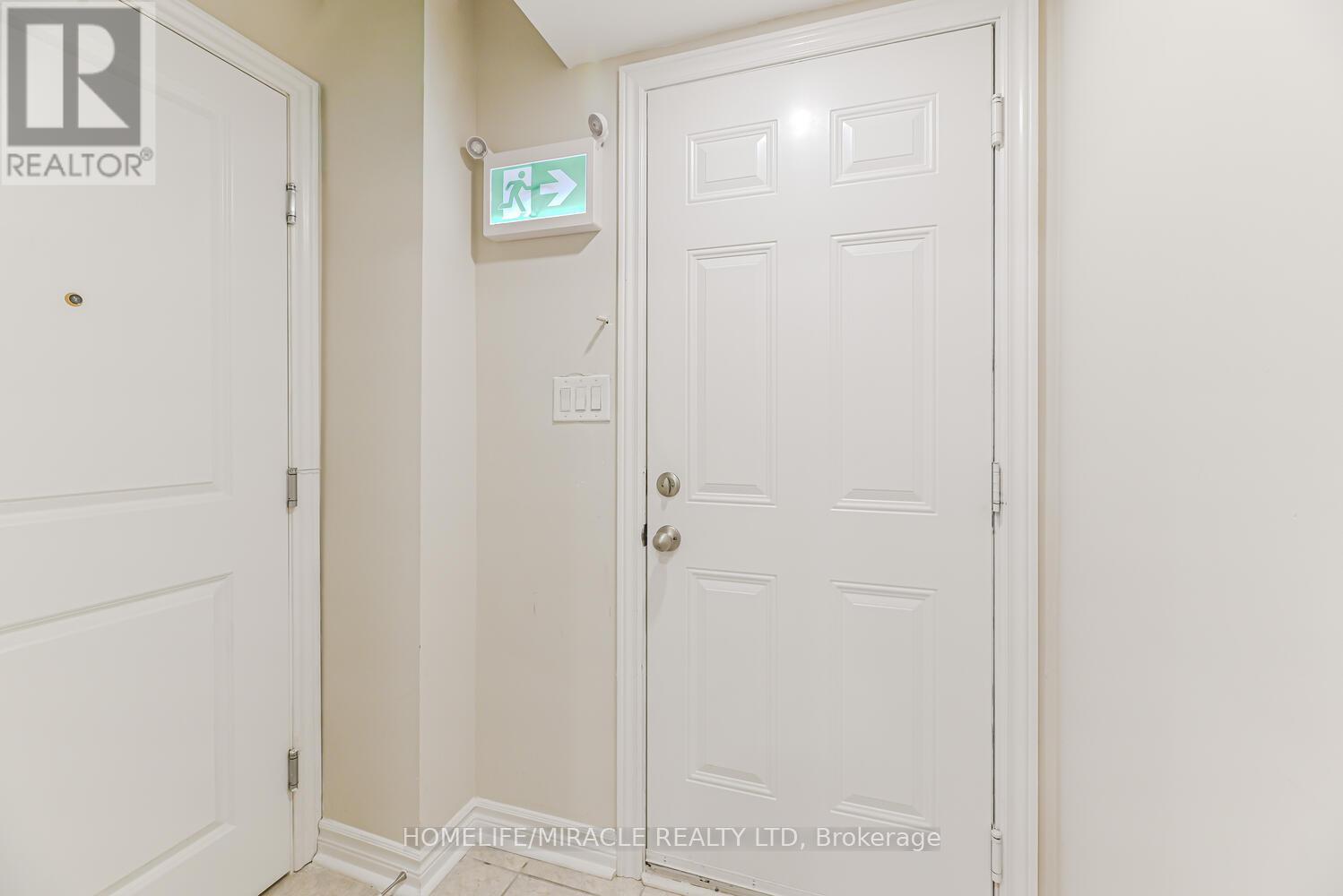 35 Finegan Circle, Brampton, ON - Indoor Photo Showing Other Room