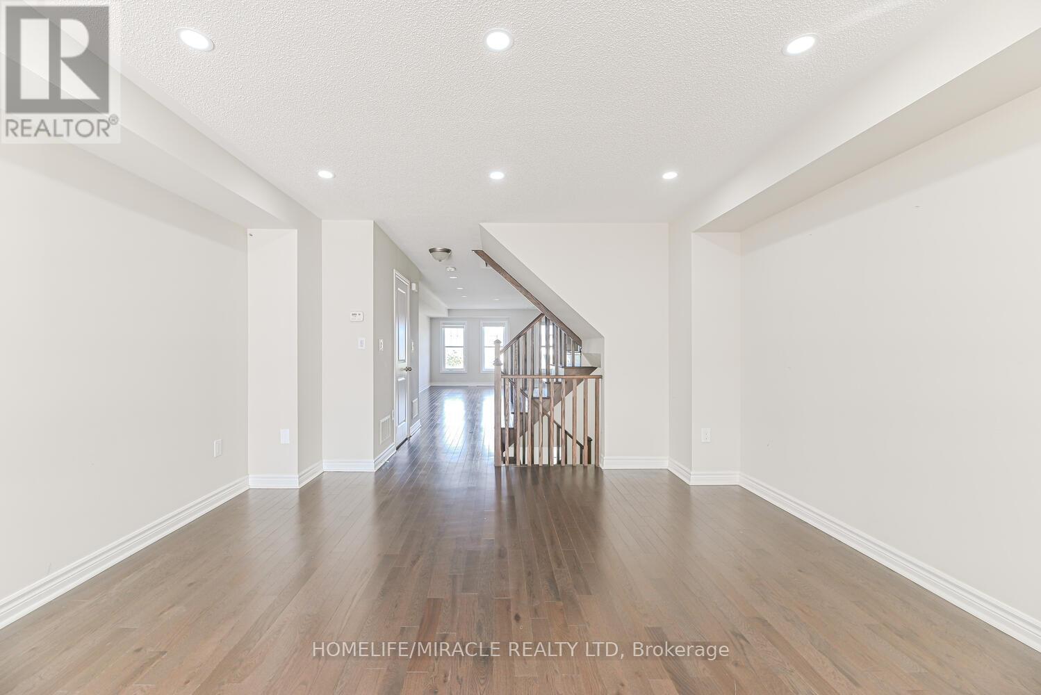 35 Finegan Circle, Brampton, ON - Indoor Photo Showing Other Room