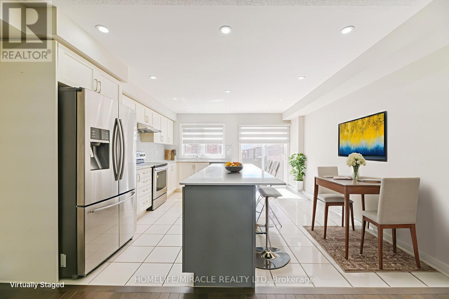 35 Finegan Circle, Brampton, ON - Indoor Photo Showing Kitchen