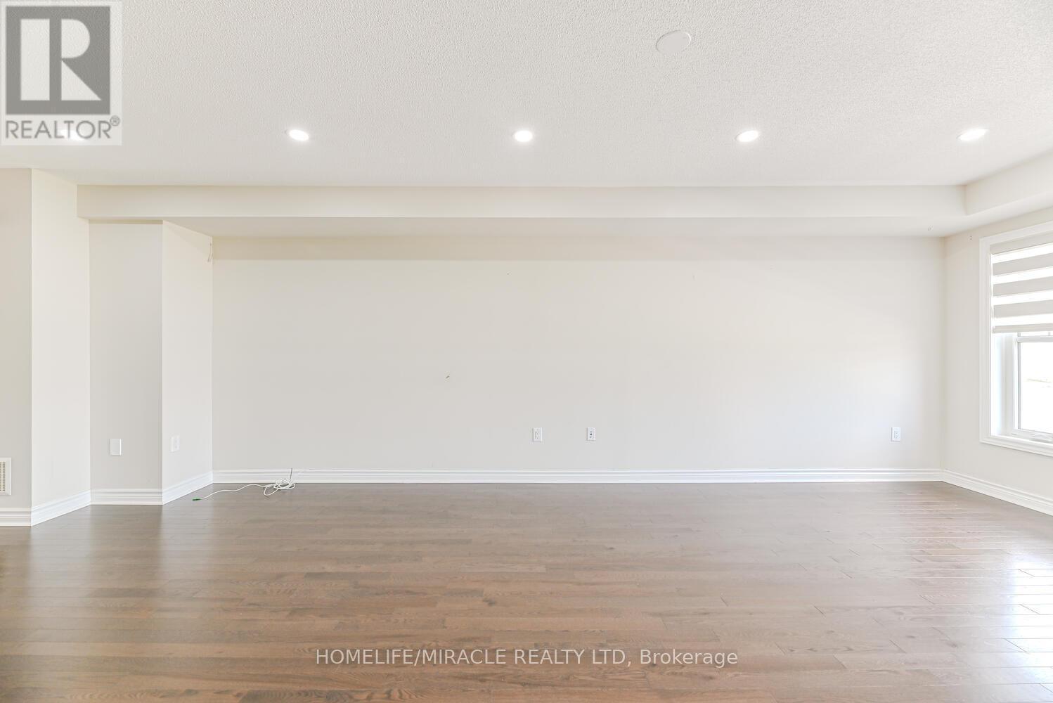 35 Finegan Circle, Brampton, ON - Indoor Photo Showing Other Room