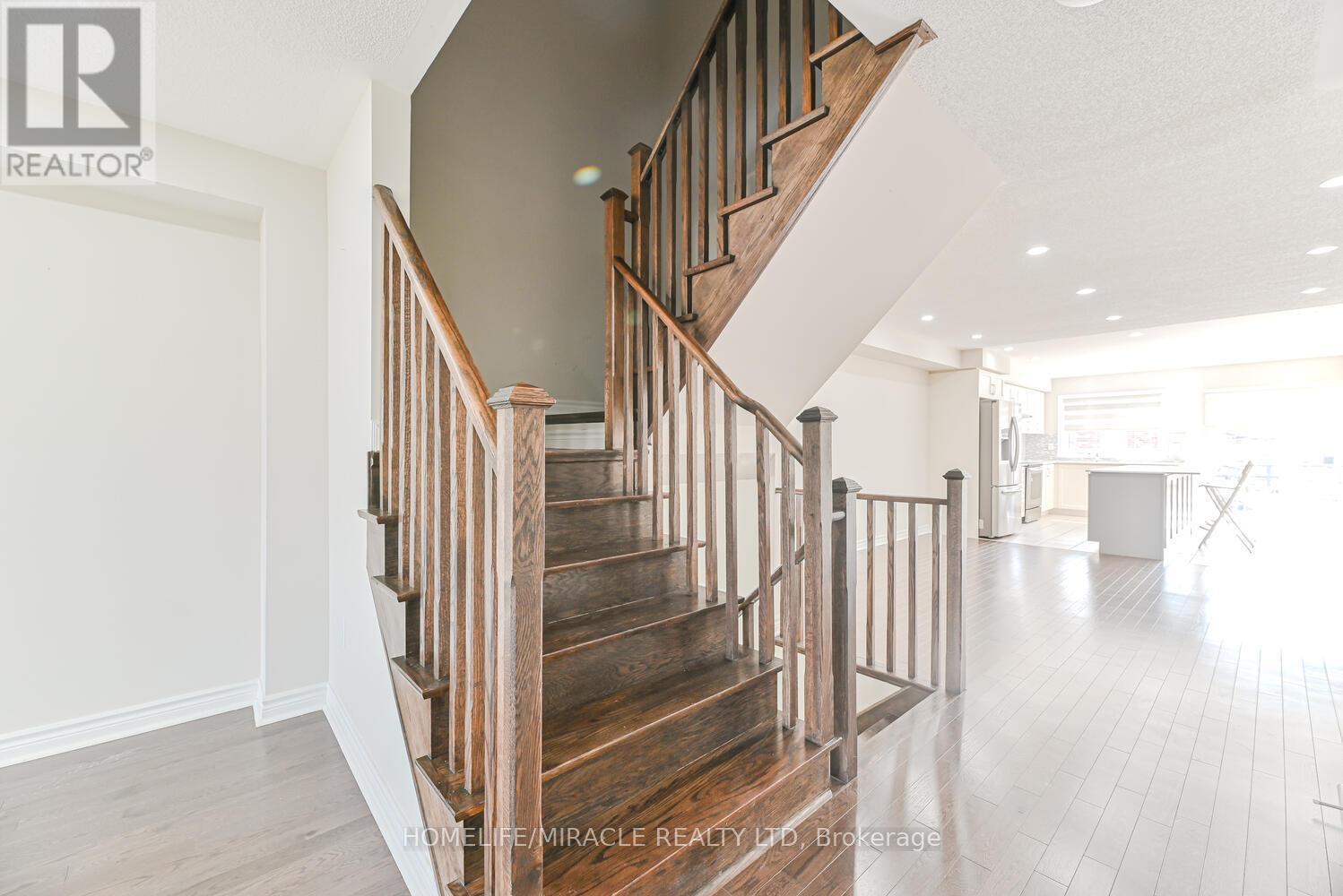 35 Finegan Circle, Brampton, ON - Indoor Photo Showing Other Room