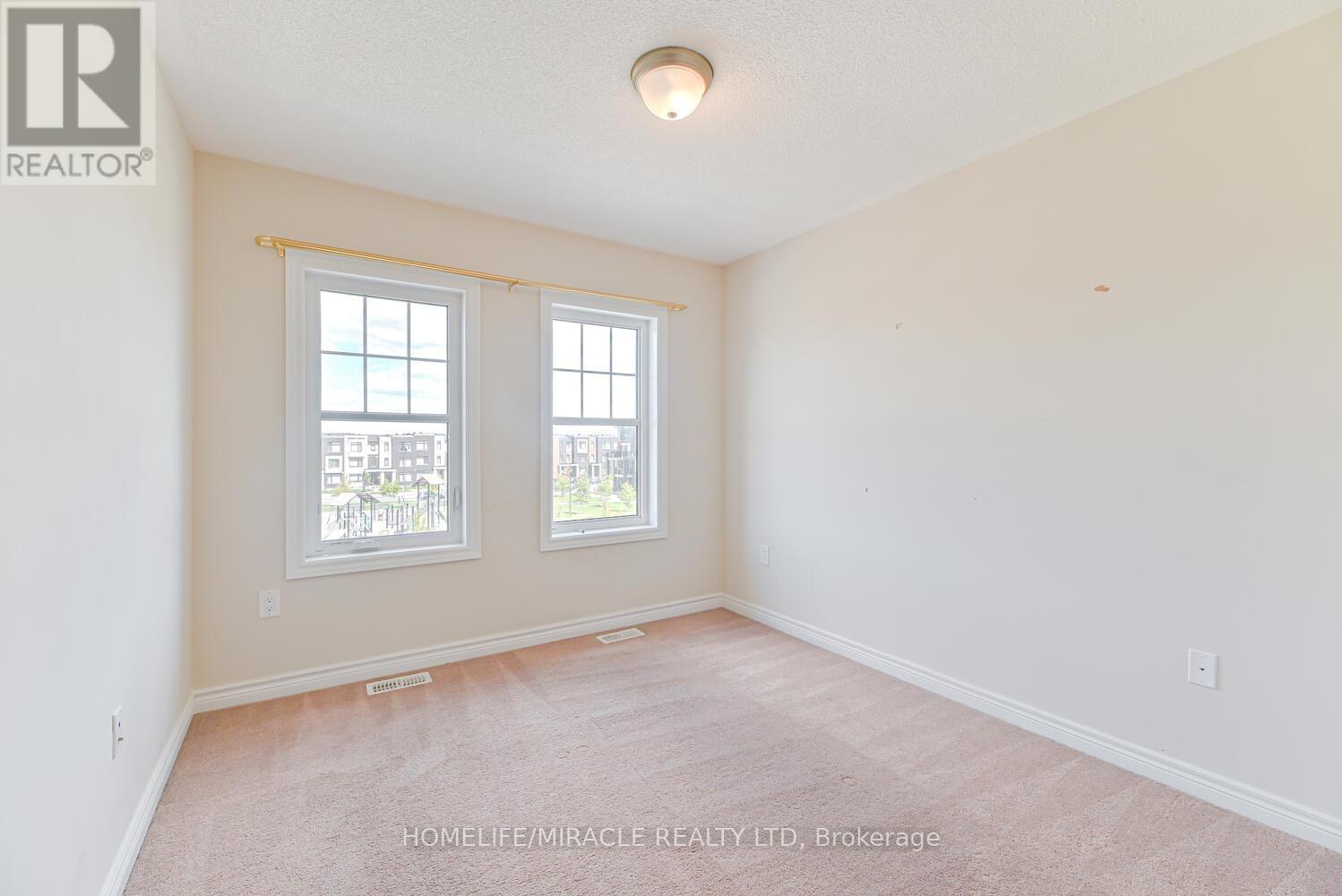 35 Finegan Circle, Brampton, ON - Indoor Photo Showing Other Room