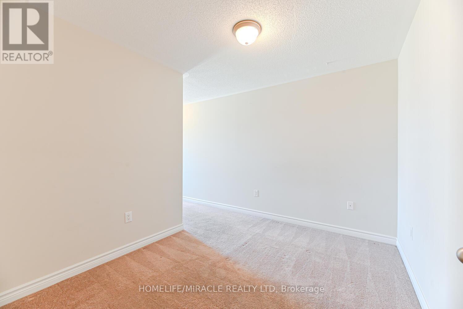 35 Finegan Circle, Brampton, ON - Indoor Photo Showing Other Room