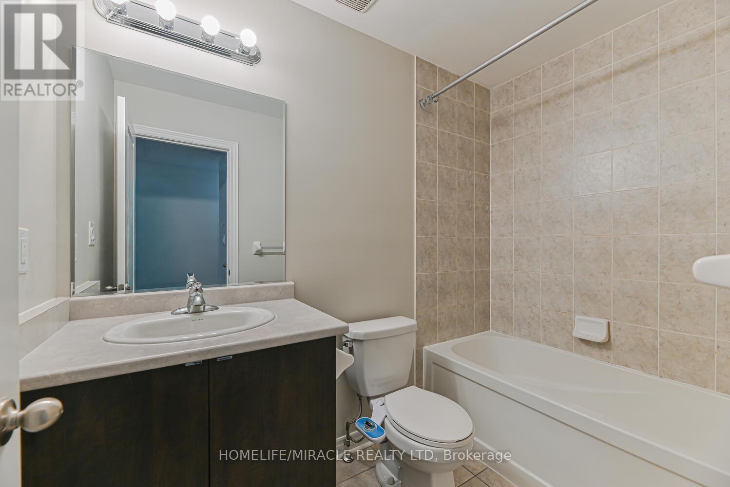 35 Finegan Circle, Brampton, ON - Indoor Photo Showing Bathroom