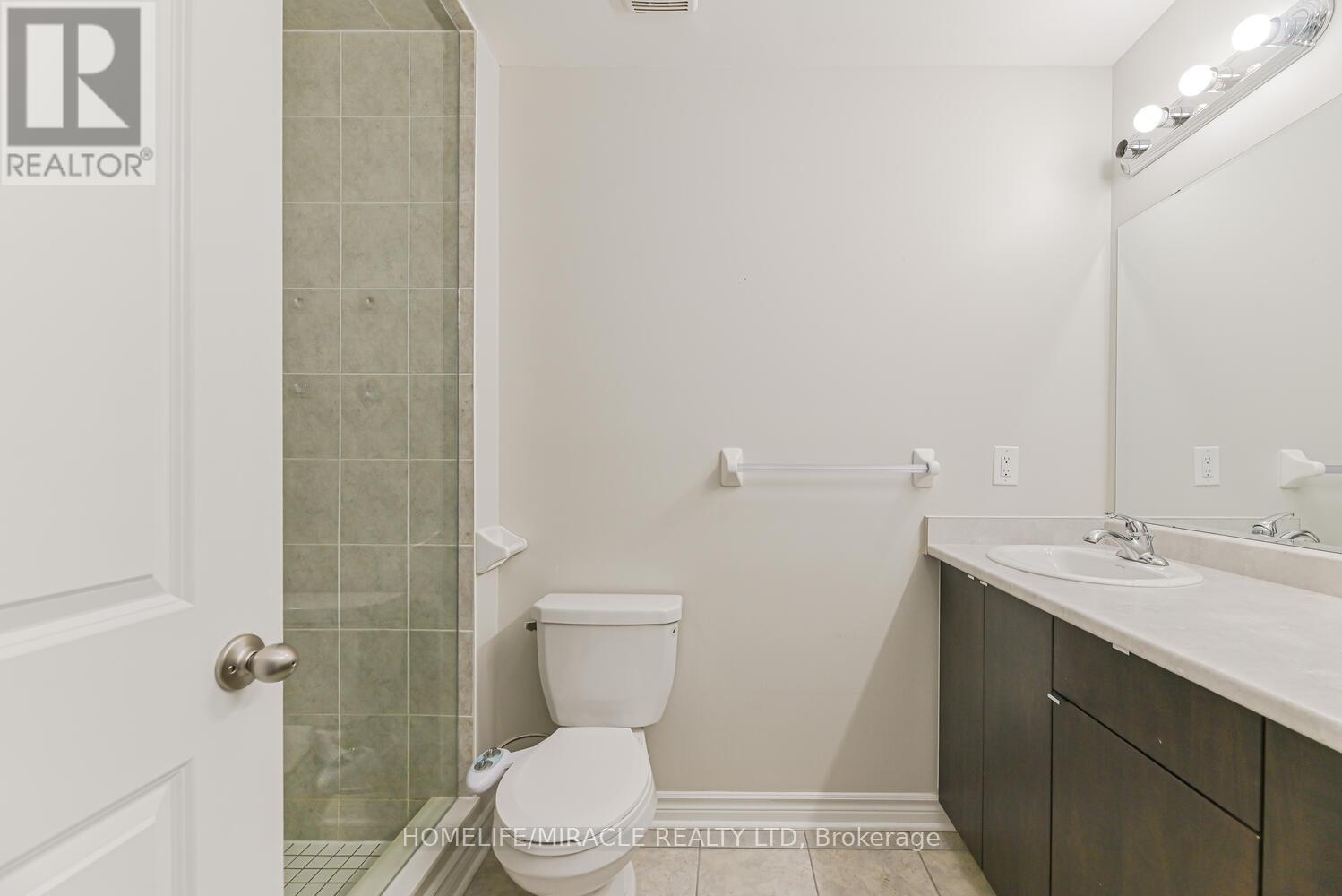 35 Finegan Circle, Brampton, ON - Indoor Photo Showing Bathroom