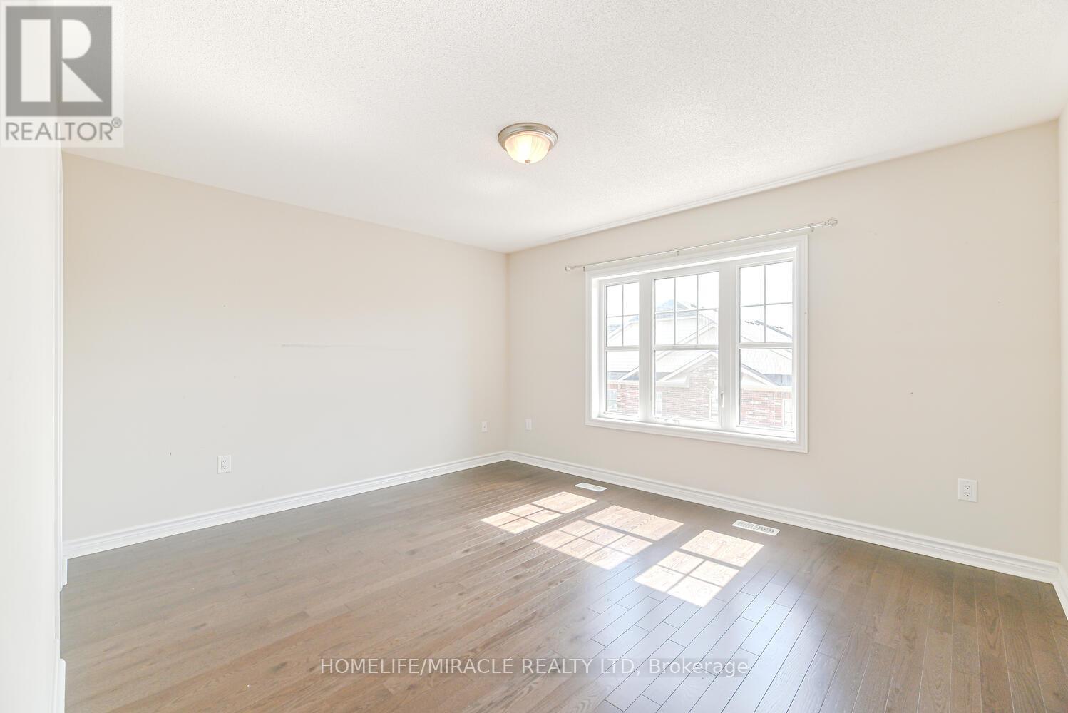 35 Finegan Circle, Brampton, ON - Indoor Photo Showing Other Room