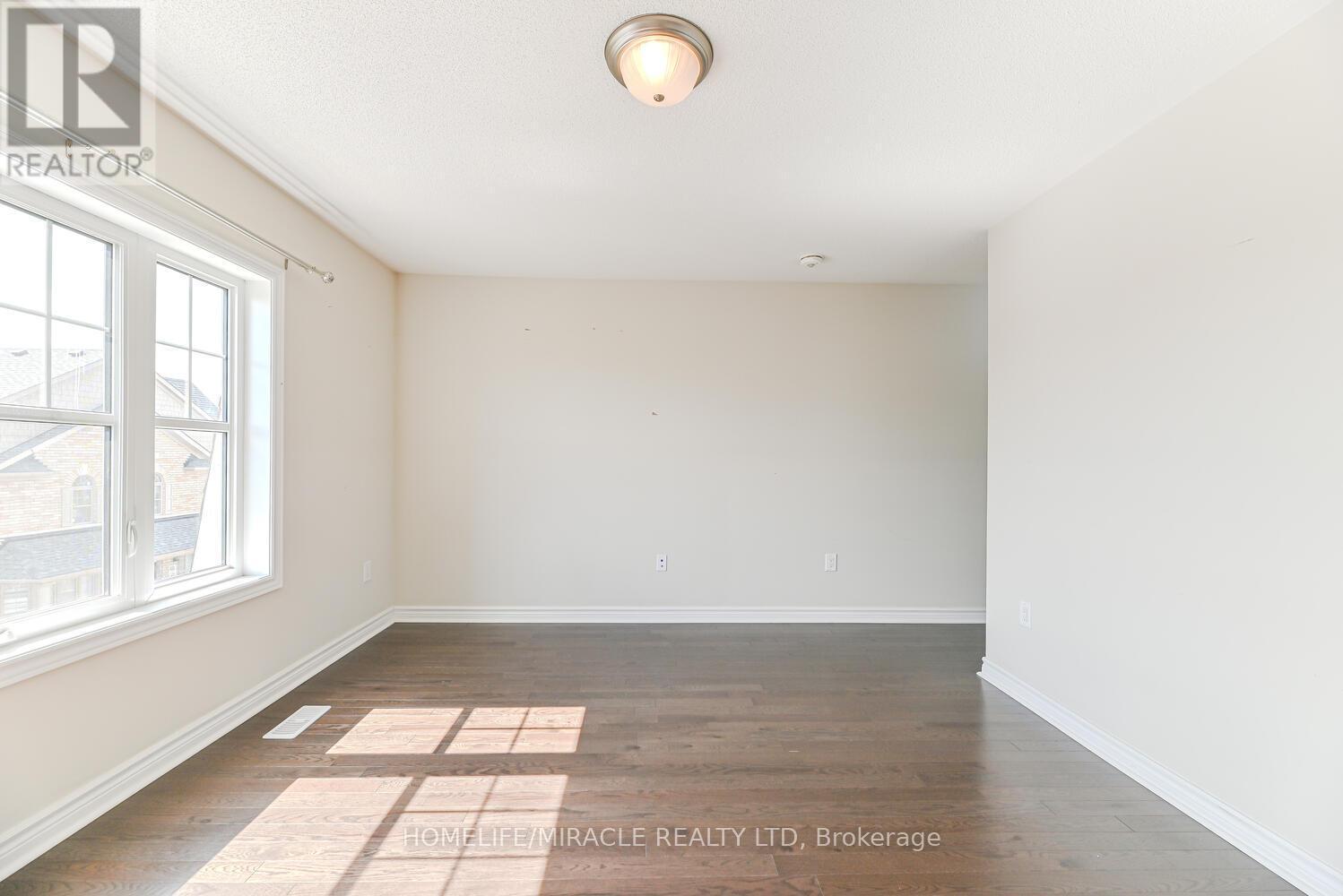 35 Finegan Circle, Brampton, ON - Indoor Photo Showing Other Room