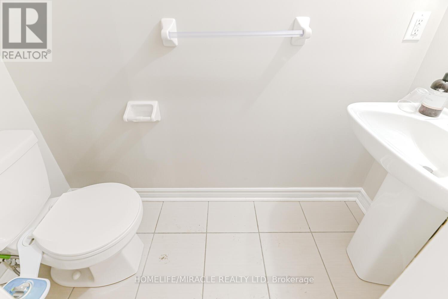 35 Finegan Circle, Brampton, ON - Indoor Photo Showing Bathroom