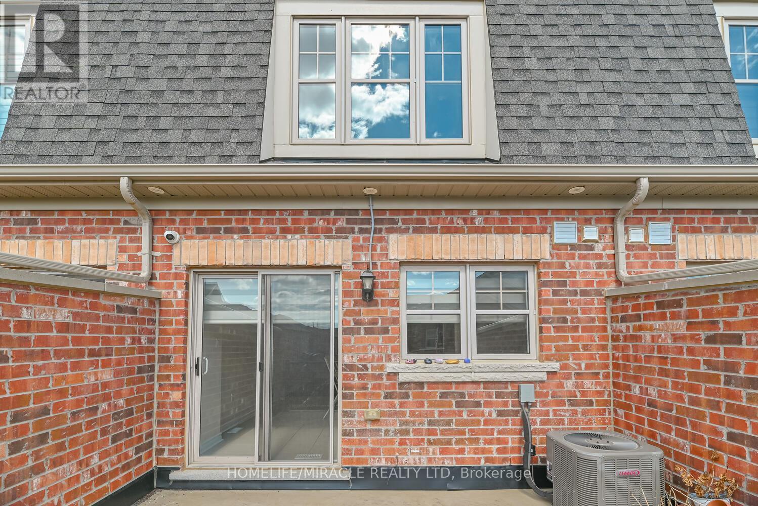 35 Finegan Circle, Brampton, ON - Outdoor With Exterior