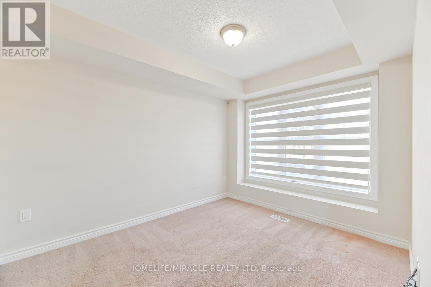 35 Finegan Circle, Brampton, ON - Indoor Photo Showing Other Room