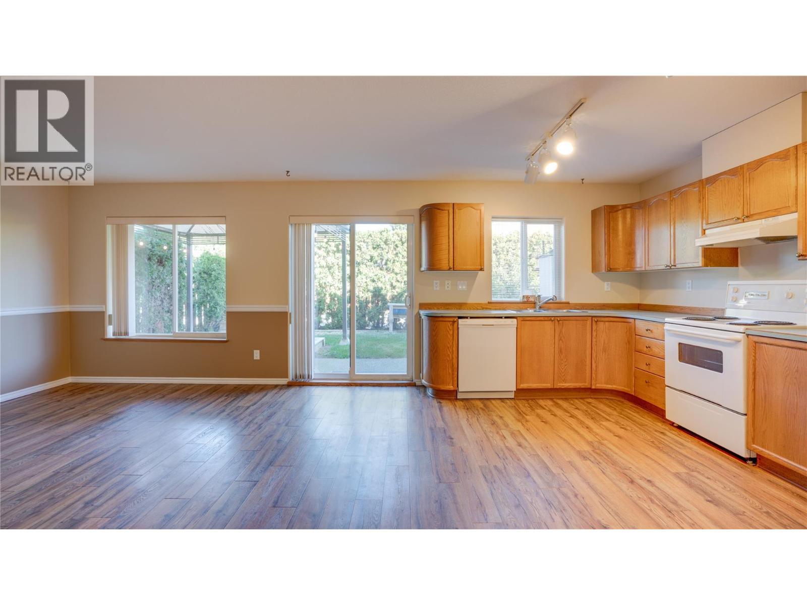 2620 Pleasant Valley Road Unit# 1, Armstrong, BC - Indoor Photo Showing Kitchen