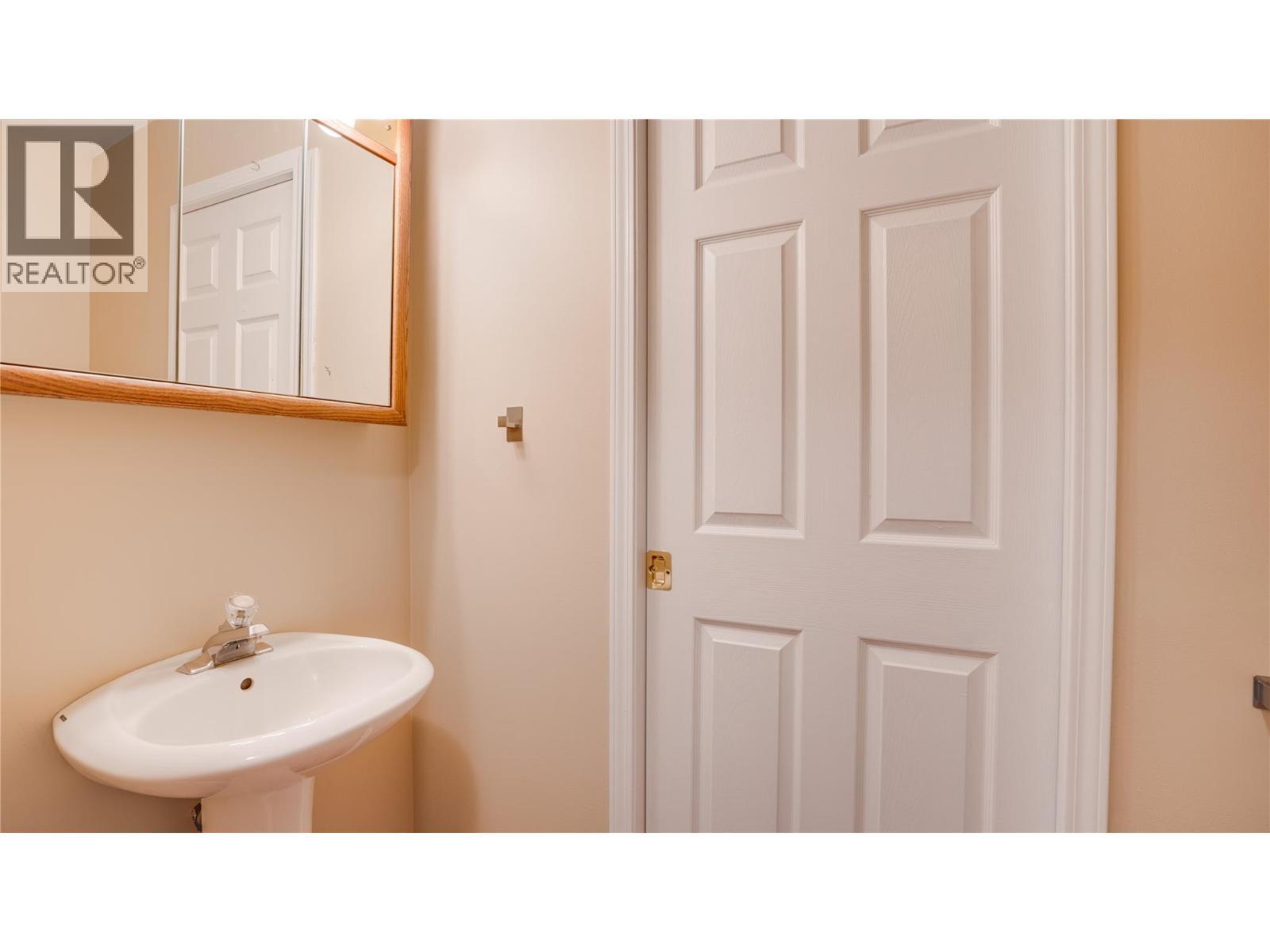 2620 Pleasant Valley Road Unit# 1, Armstrong, BC - Indoor Photo Showing Bathroom