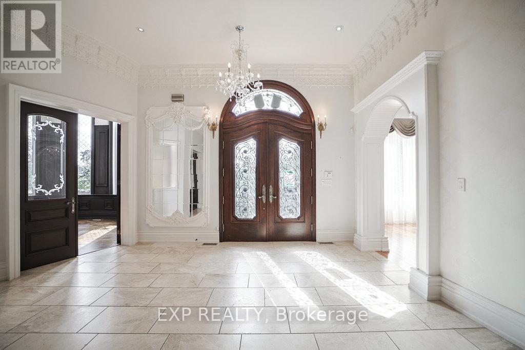 68 Davidson Drive, Vaughan, ON - Indoor Photo Showing Other Room