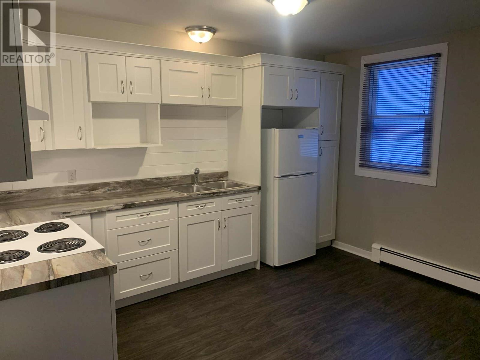 15-21 High Street, Baie Verte, NL - Indoor Photo Showing Kitchen
