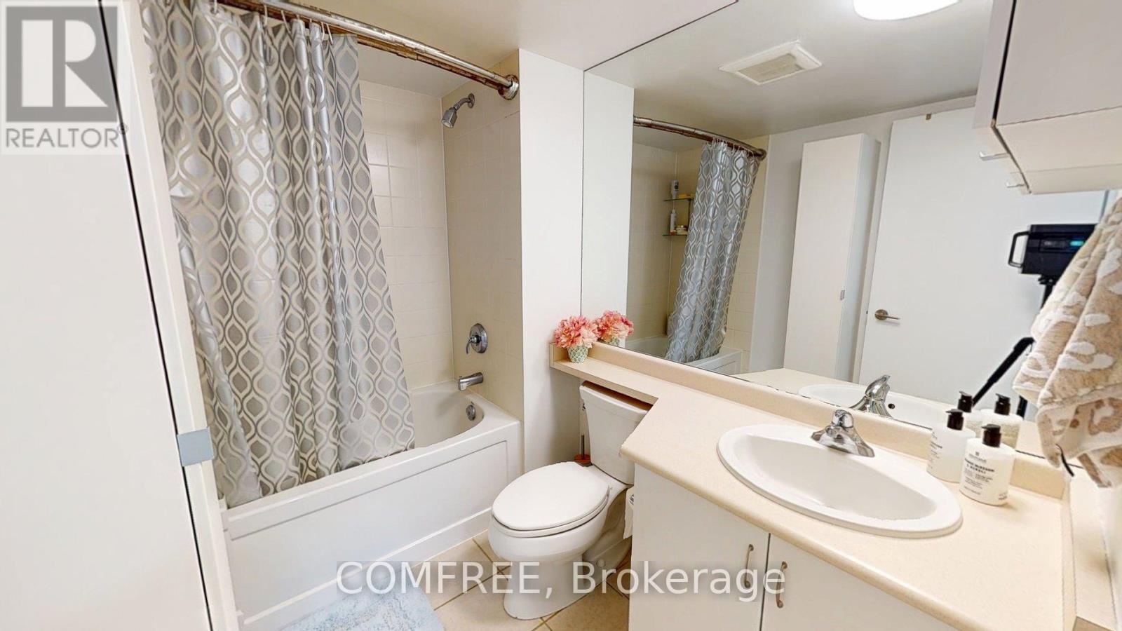 473 - 209 Fort York Boulevard, Toronto (Niagara), ON - Indoor Photo Showing Bathroom