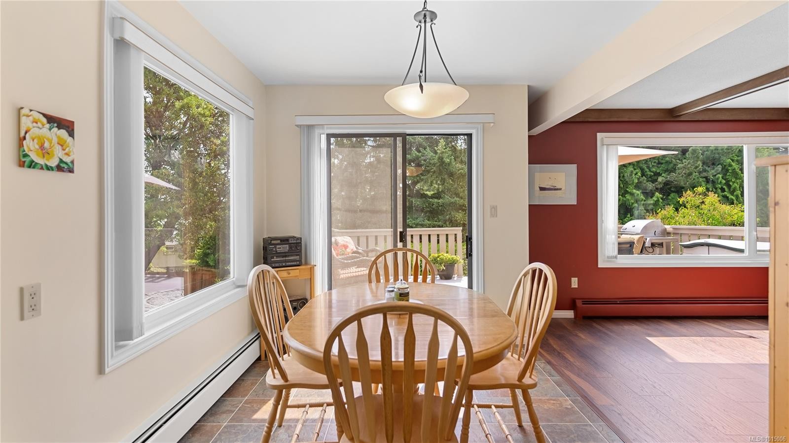 2059 Saltair Pl, Saanich, BC