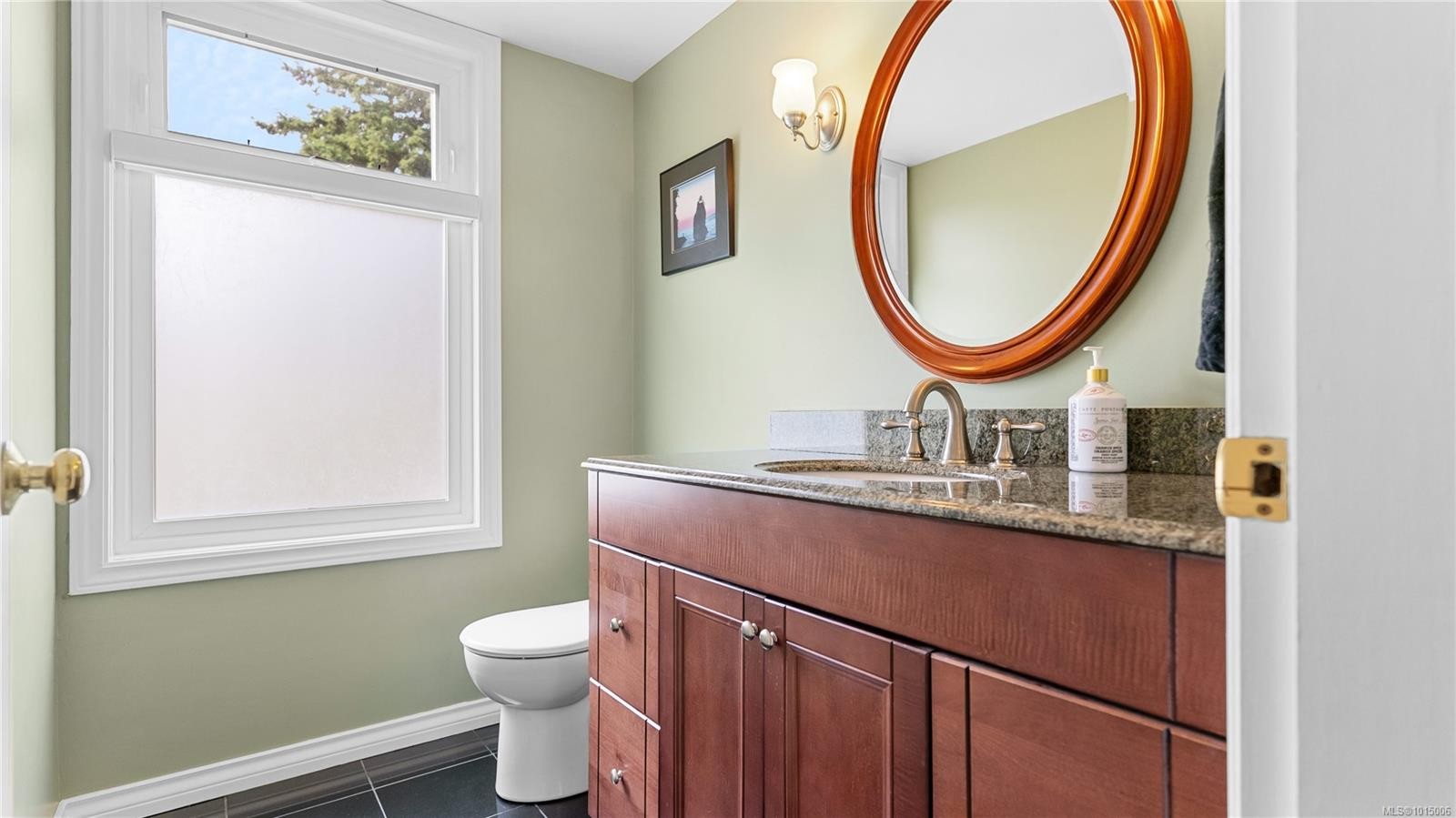 2059 Saltair Pl, Saanich, BC