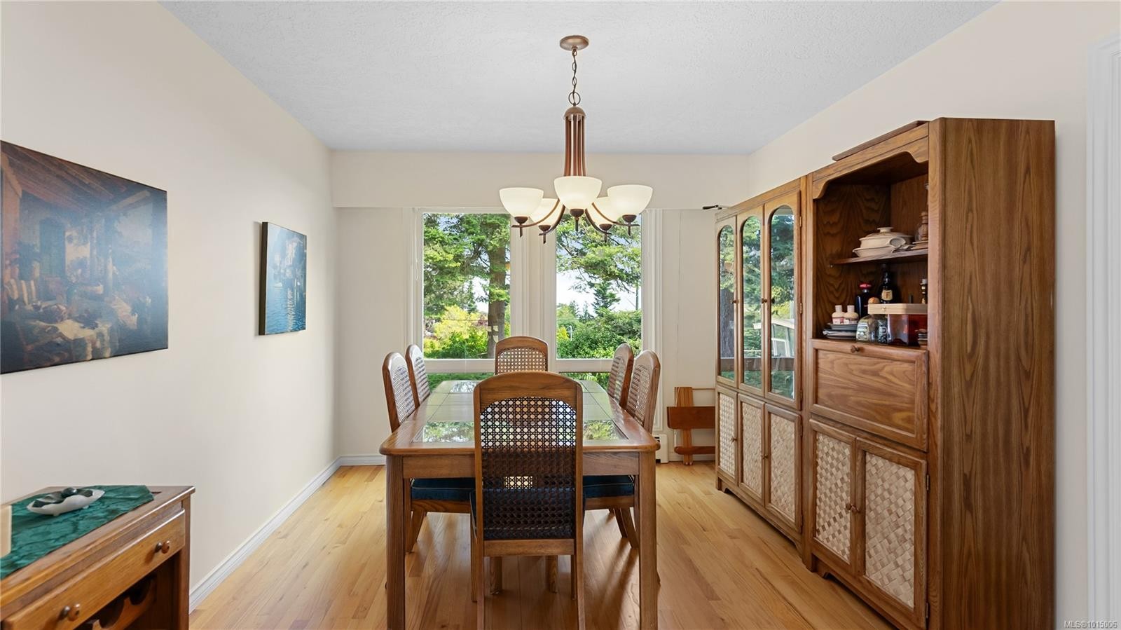 2059 Saltair Pl, Saanich, BC