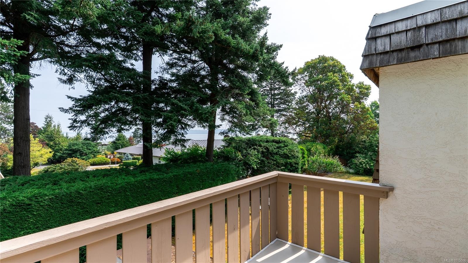 2059 Saltair Pl, Saanich, BC