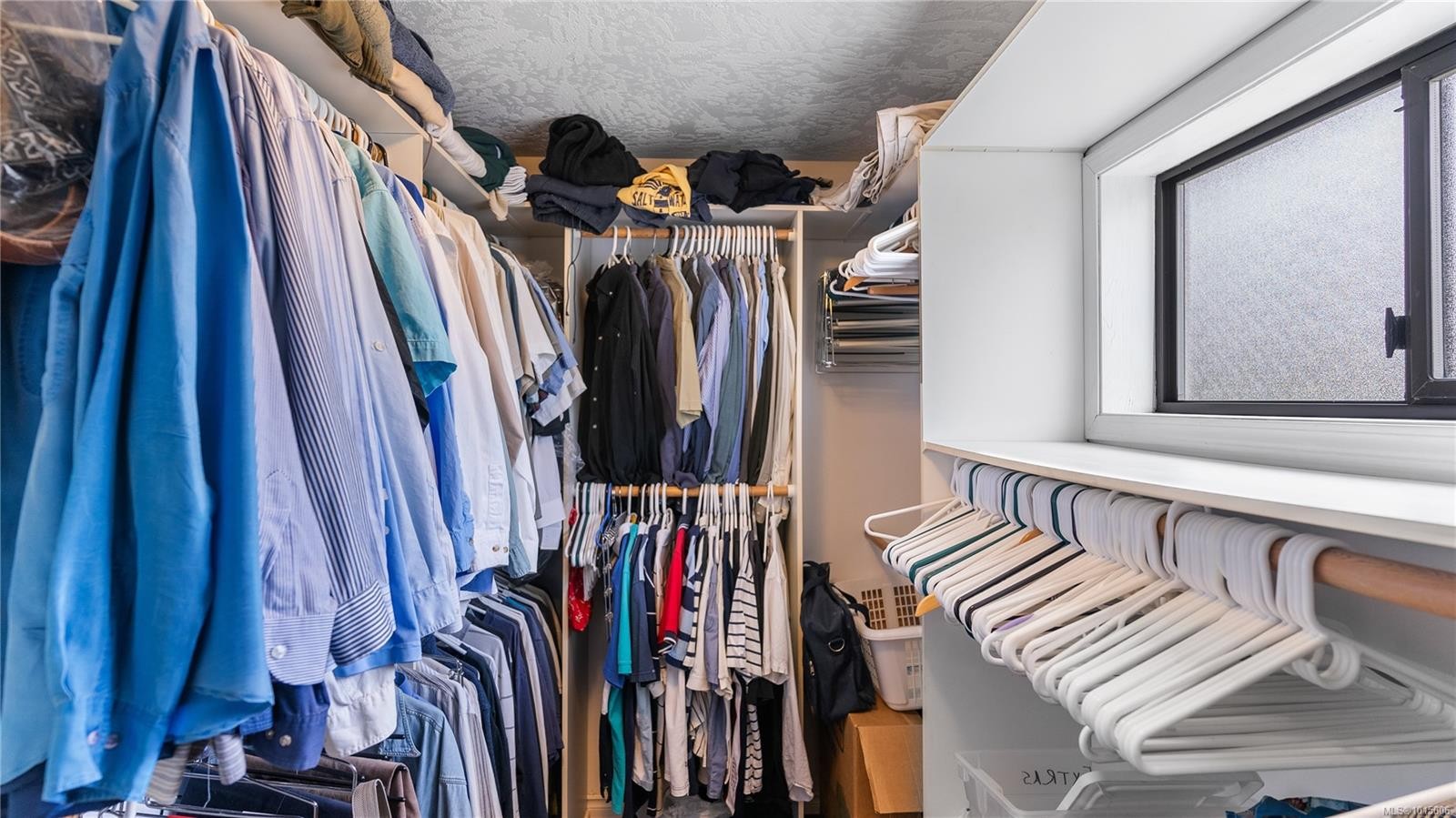 2059 Saltair Pl, Saanich, BC