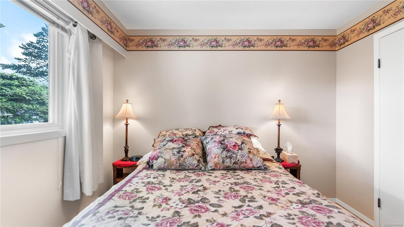 2059 Saltair Pl, Saanich, BC