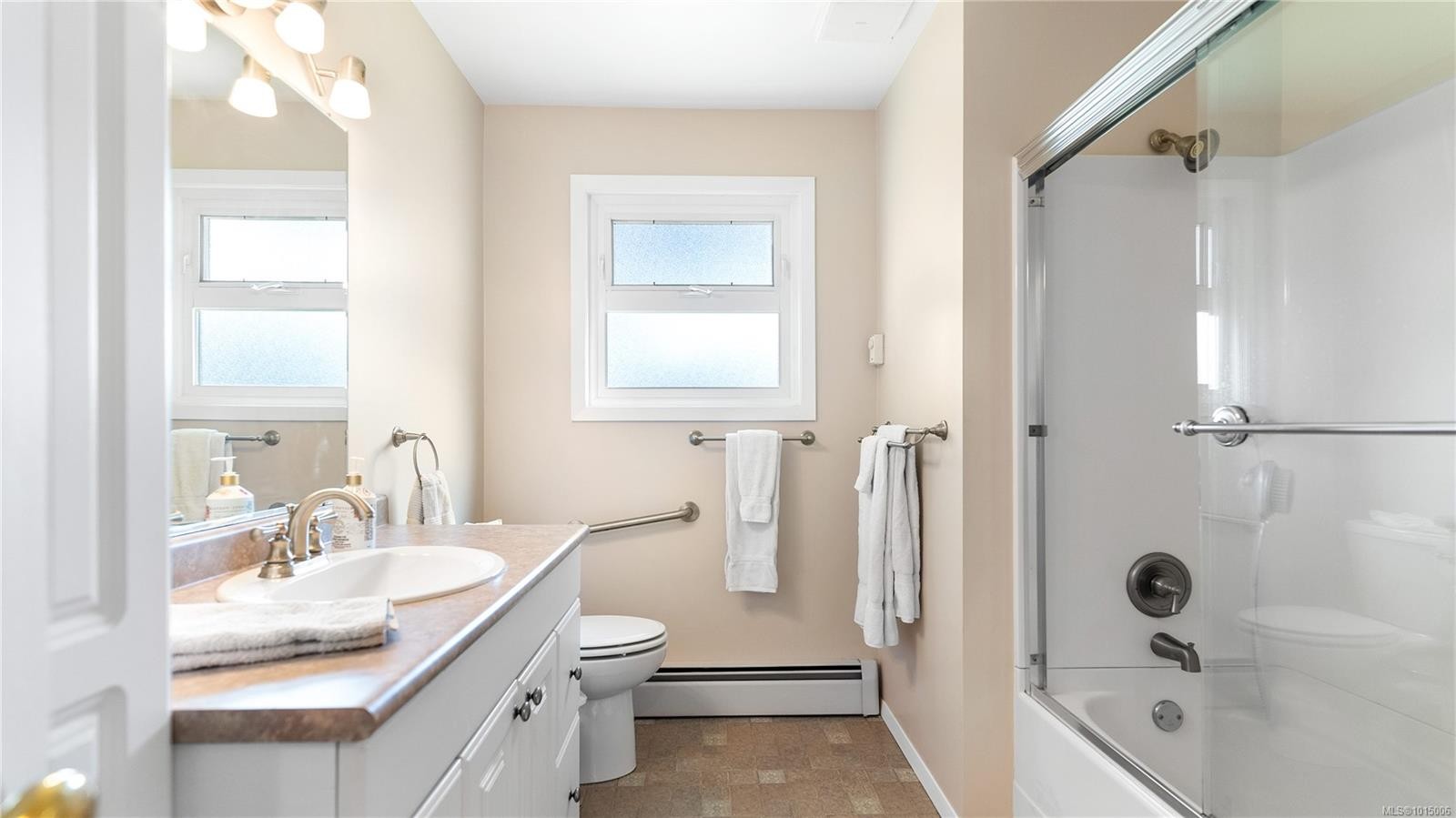 2059 Saltair Pl, Saanich, BC