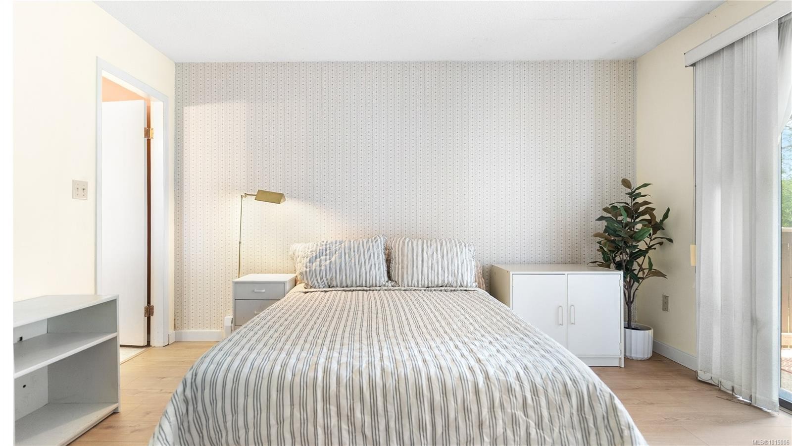 2059 Saltair Pl, Saanich, BC