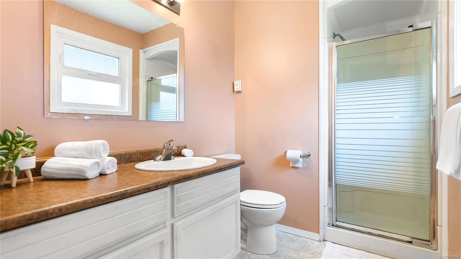 2059 Saltair Pl, Saanich, BC