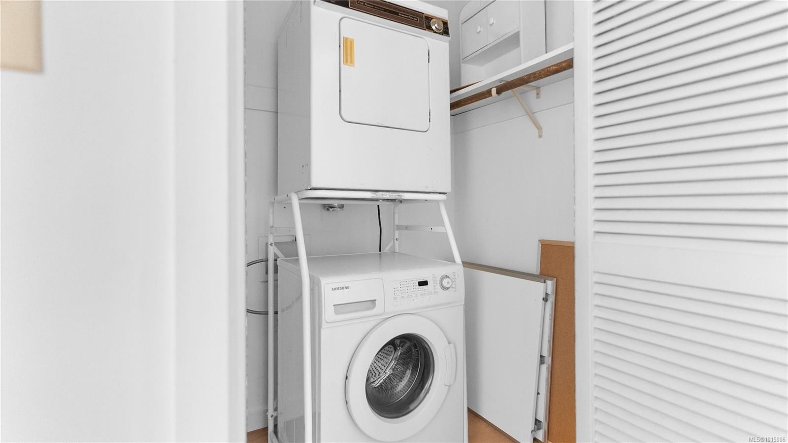 2059 Saltair Pl, Saanich, BC