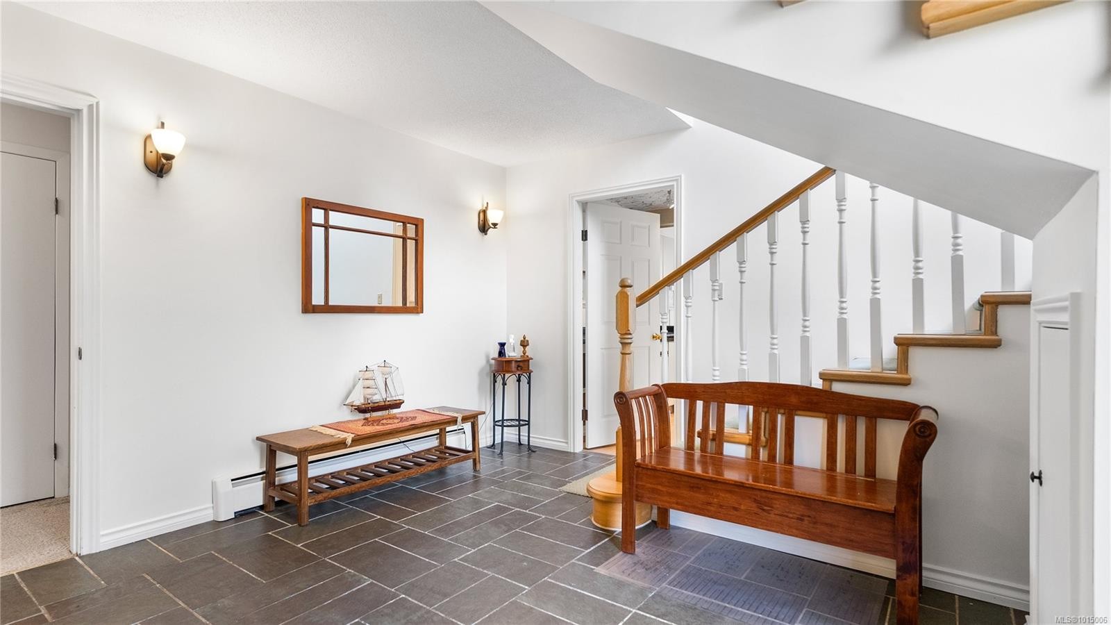 2059 Saltair Pl, Saanich, BC