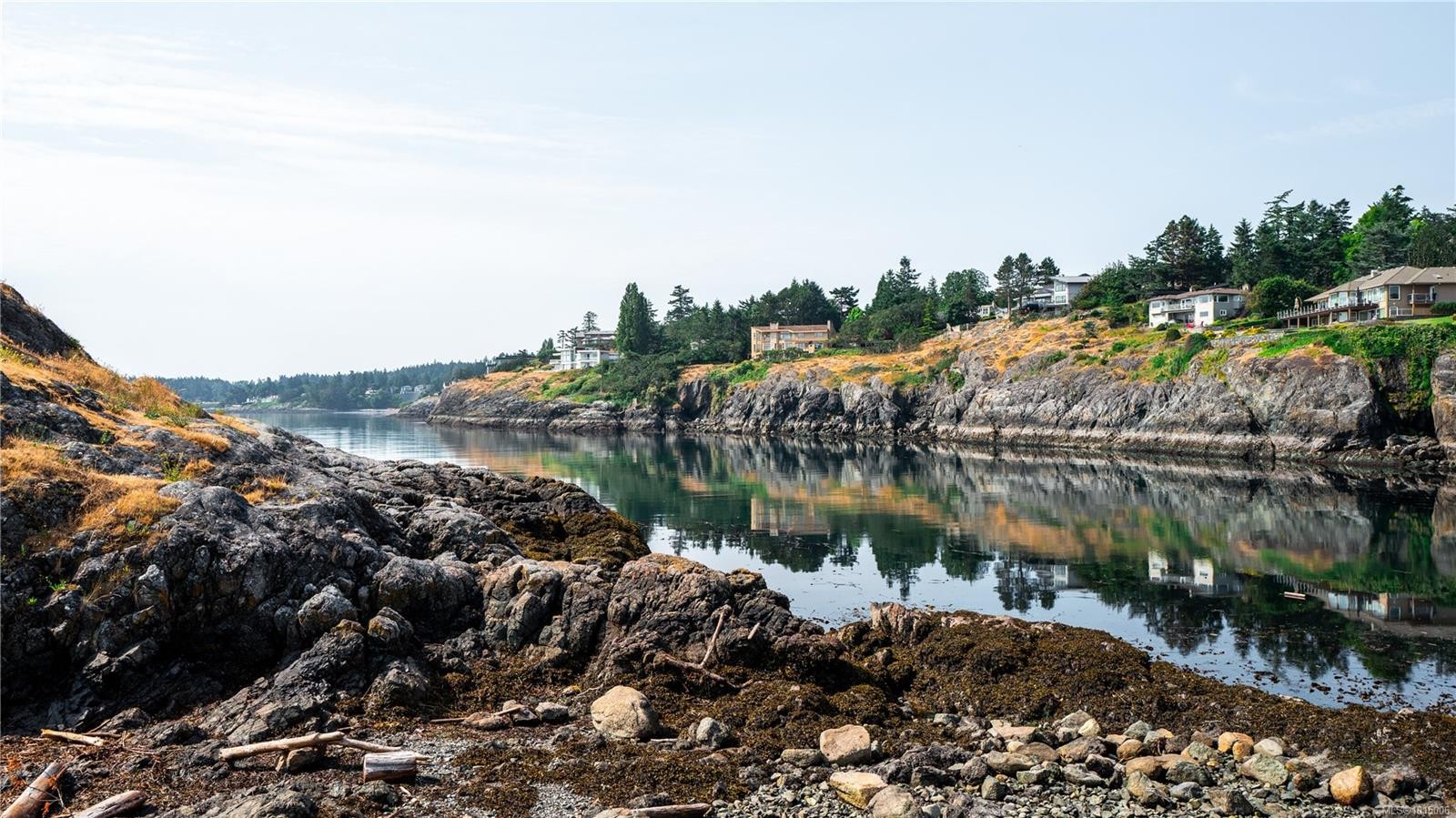 2059 Saltair Pl, Saanich, BC