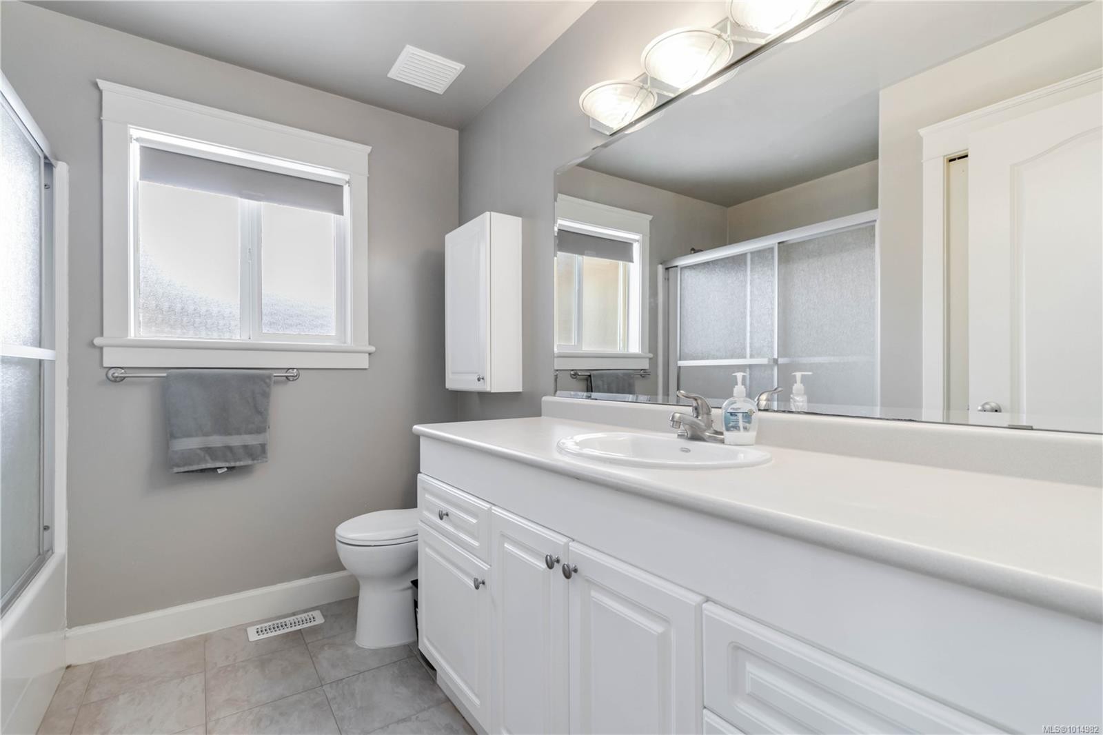 6260 Elaine Way, Central Saanich, BC