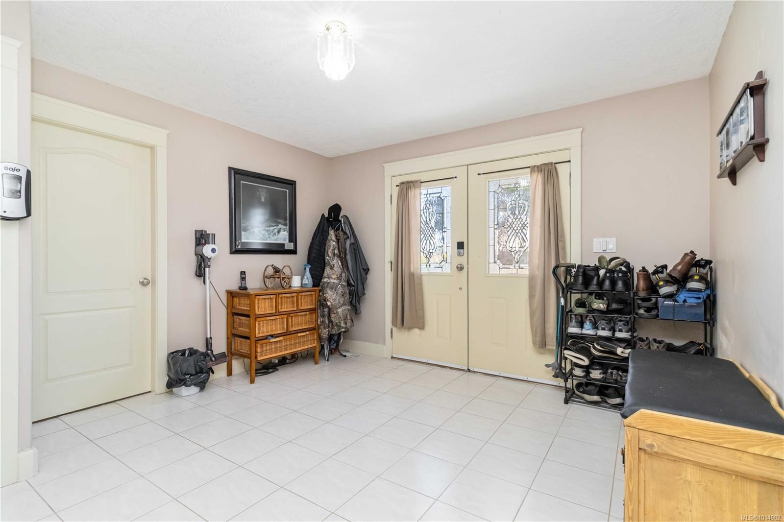 6260 Elaine Way, Central Saanich, BC