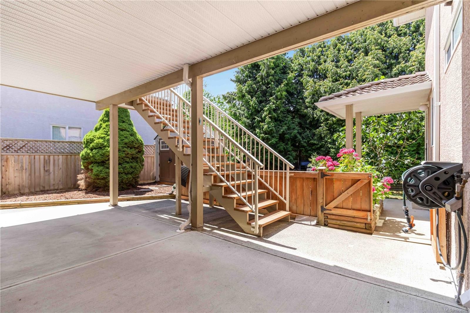 6260 Elaine Way, Central Saanich, BC