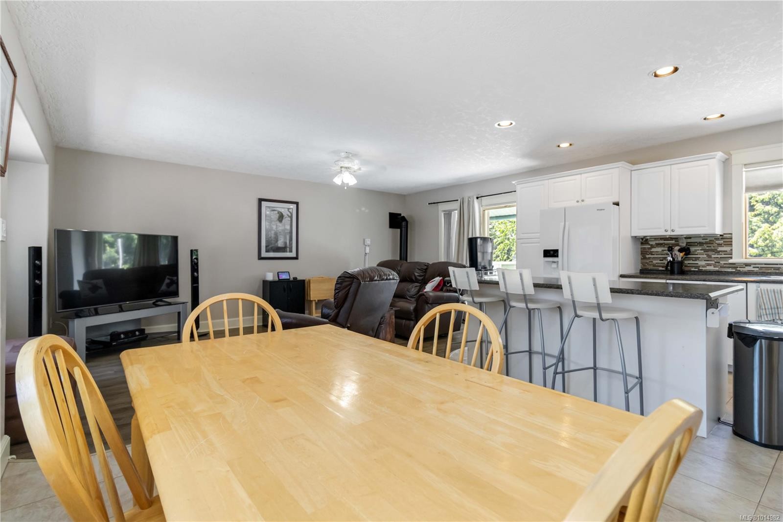 6260 Elaine Way, Central Saanich, BC