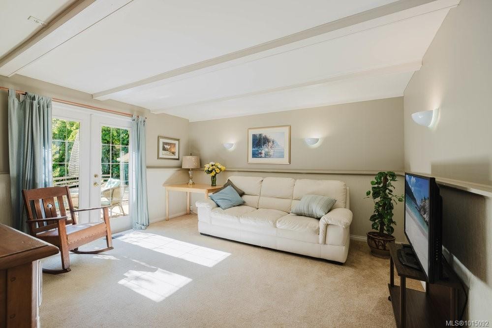 997 Karen Cres, Saanich, BC