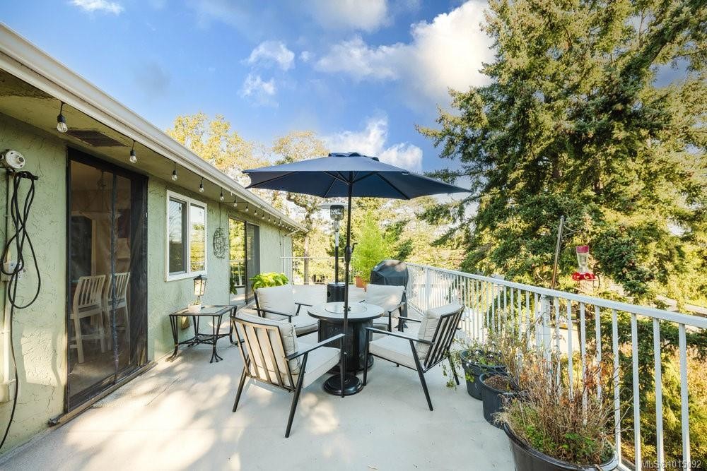 997 Karen Cres, Saanich, BC