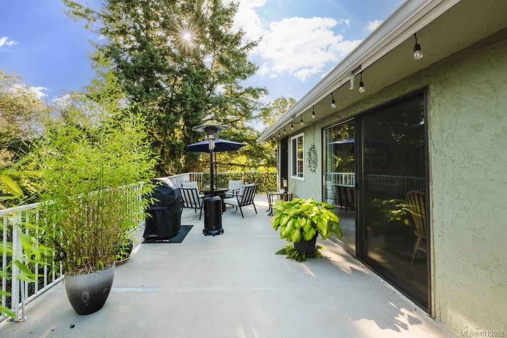 997 Karen Cres, Saanich, BC